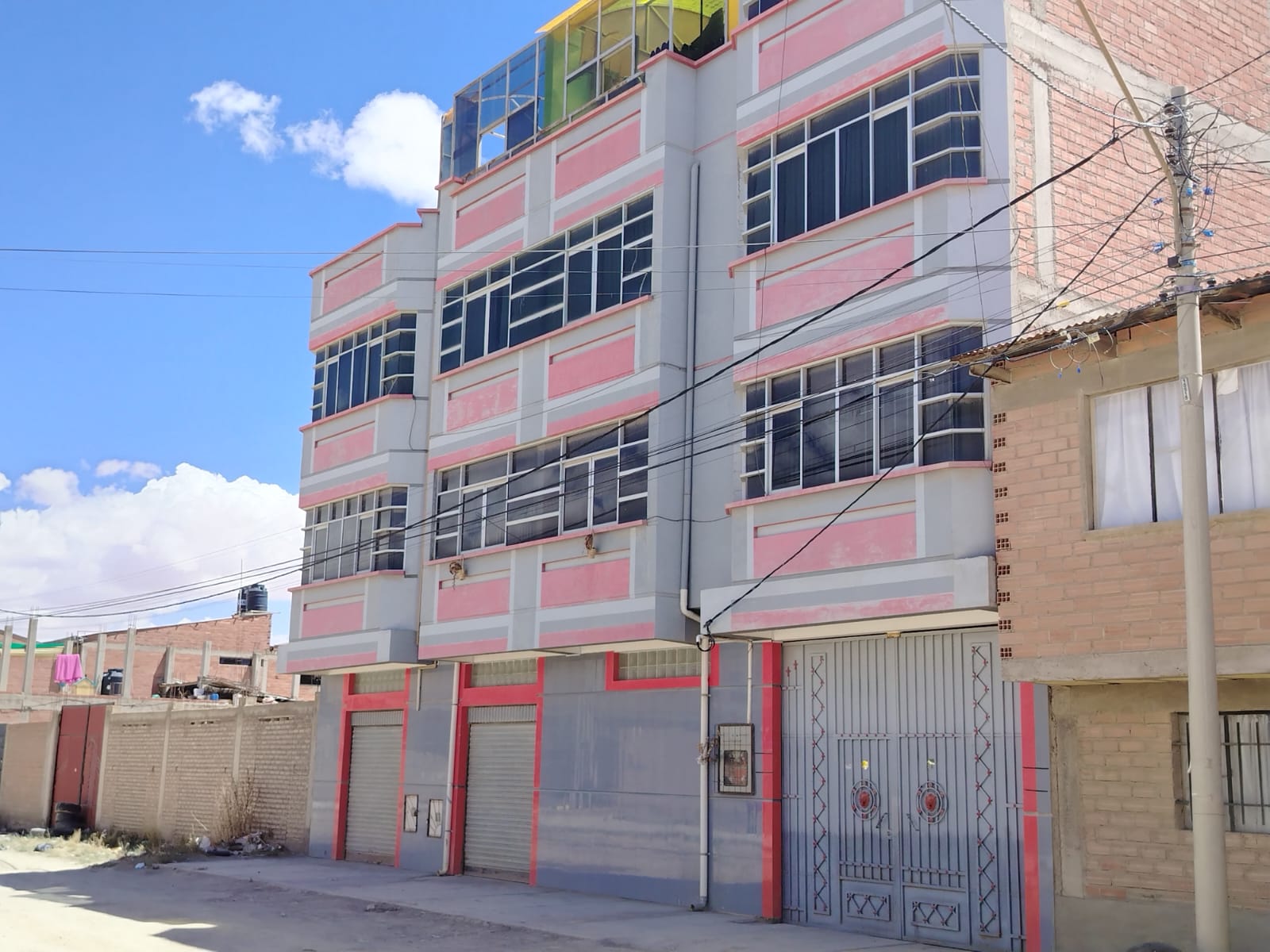 Frontis Wally Escobar